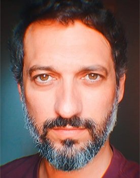 Daniel Volpi as Professor de Química