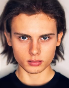Justin Geertsen as Lau