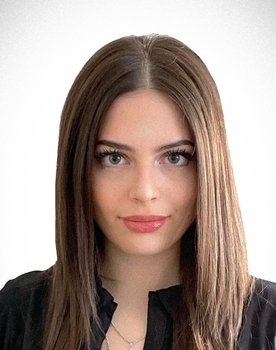 Lucija Šango as Klea