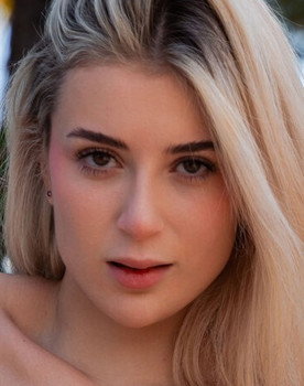 Angelique Rose