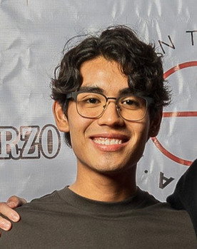 David Pallares Bretón as Octavio