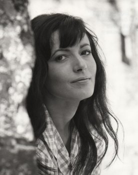 Tania Busselier as Sophie, la bonne