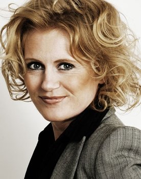 Trine Gadeberg as Sig selv