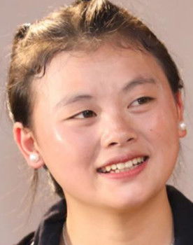 Má Thị Di as Self