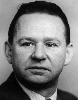 Vladimir Gribkov as Vasiliy Karpovich, a partisan