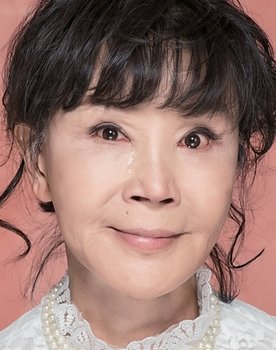 Lee Yong-nyeo as 