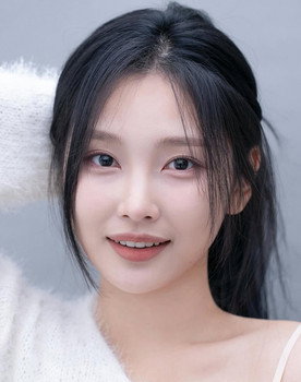 Ha Ye-eun as Kang Yu-jin