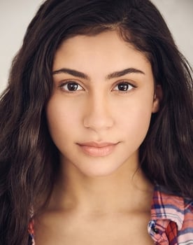 Isabella Ferreira as Gabriela Campos