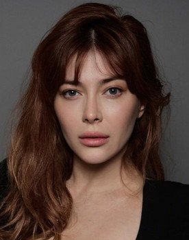Elena Satine as Missy Hume