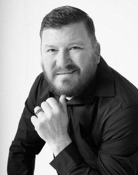 Terry Higginbotham as Izzy