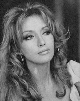 Marina Malfatti as Mary Weil