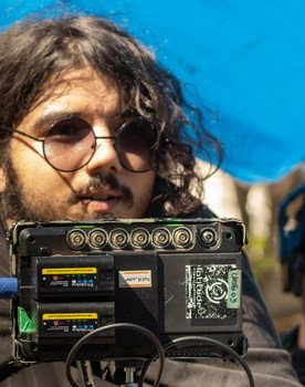 Olavo Neto as Narrador