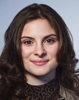 Mia Tinayre as Elle-même - Académicienne