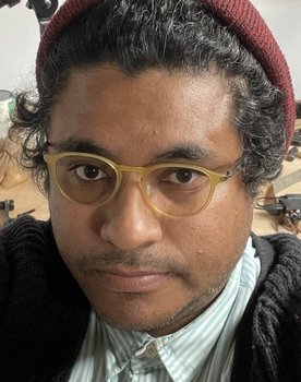 Luis Arnías as Self