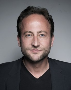 Alexandre Nahon as Manu