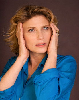 Martha Mellinger as Drª. Helena Miranda