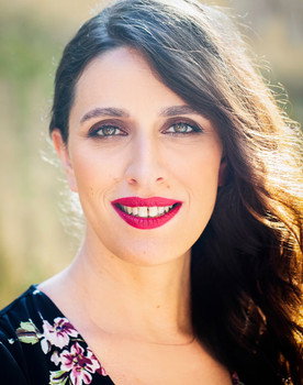 Giovanna Guida as Valeria Cafiero