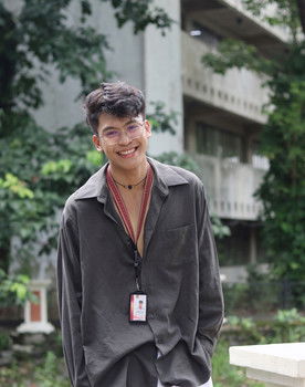 Adelbert Abrigonda as Narrator