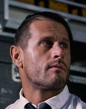 Patrick Martin as Alex Shelley
