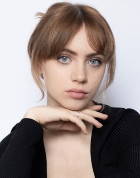 Romane Parc as La jeune fille de l'institut