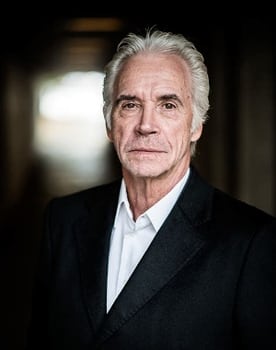 Wolf Roth as Mickleby