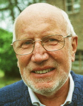 Barrie Gavin as Narrator