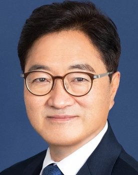 Woo Won-shik as Self