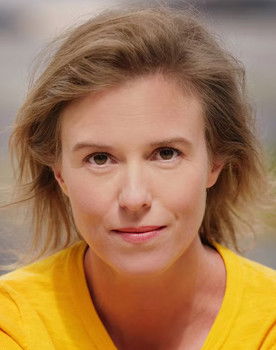 Doris Schefer as Sarah