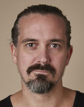 Endre Haukland as Fridas Dad