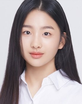 고태희 as Queen Trainee