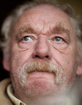 Viktor Friberg as Leif