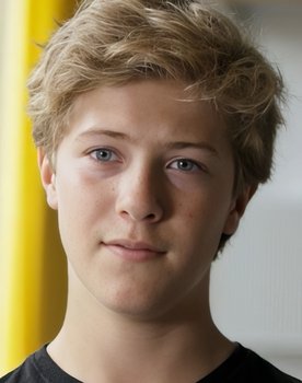 Trond Bloch Henriksen as Christoffer