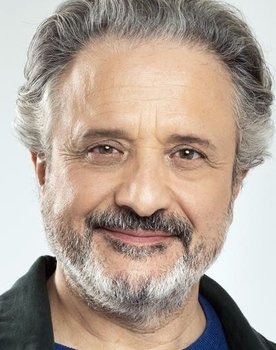 Eric Laugérias as Jean Dellac