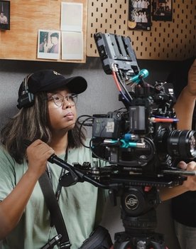 Dian Pracita as Cameraman Insekyur