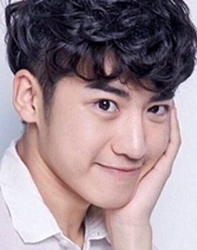 Wang Yichen as Han Manyi / Han Zigao