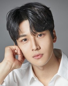 Do Byeong-hun as Kim Dong-hyun