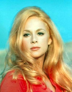 Aliki Vougiouklaki as Myrto Theodorou