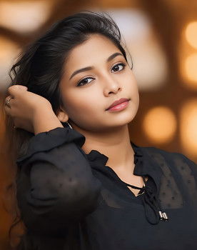 Swetha Sri as Deepika