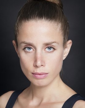 Ceyla Odman as Deniz