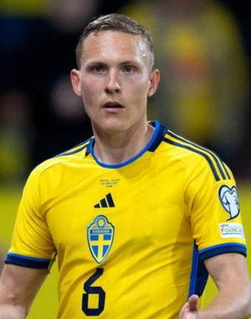 Ludwig Augustinsson as Self