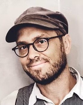 Valle Westesson as Agent