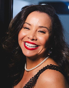 Glaura Lacerda as Gisleyne