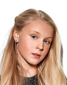 Tatyana Mezhentseva as Таня