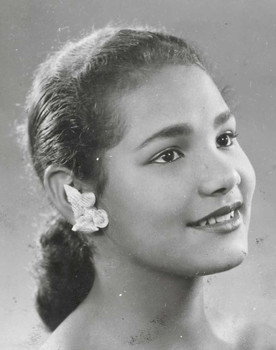 Esther Mellinger as Artuliana