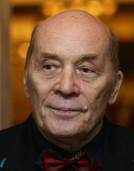 Aleksandr Filippenko as Narrator (voice)