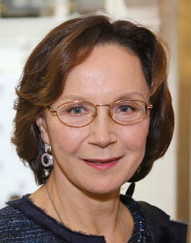 Irina Kupchenko as Елена, дочь Черкасского