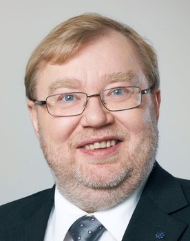 Mart Laar as Self