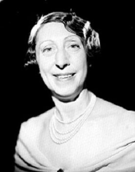Magda Donato as Aurora
