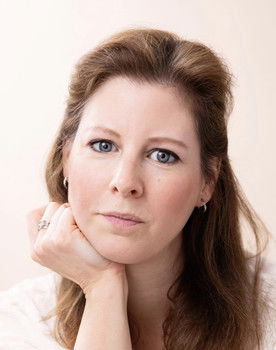 Lucy Archer-Woodcock as Cindy