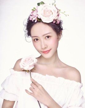 Zhang Zixuan as Zhen Niang